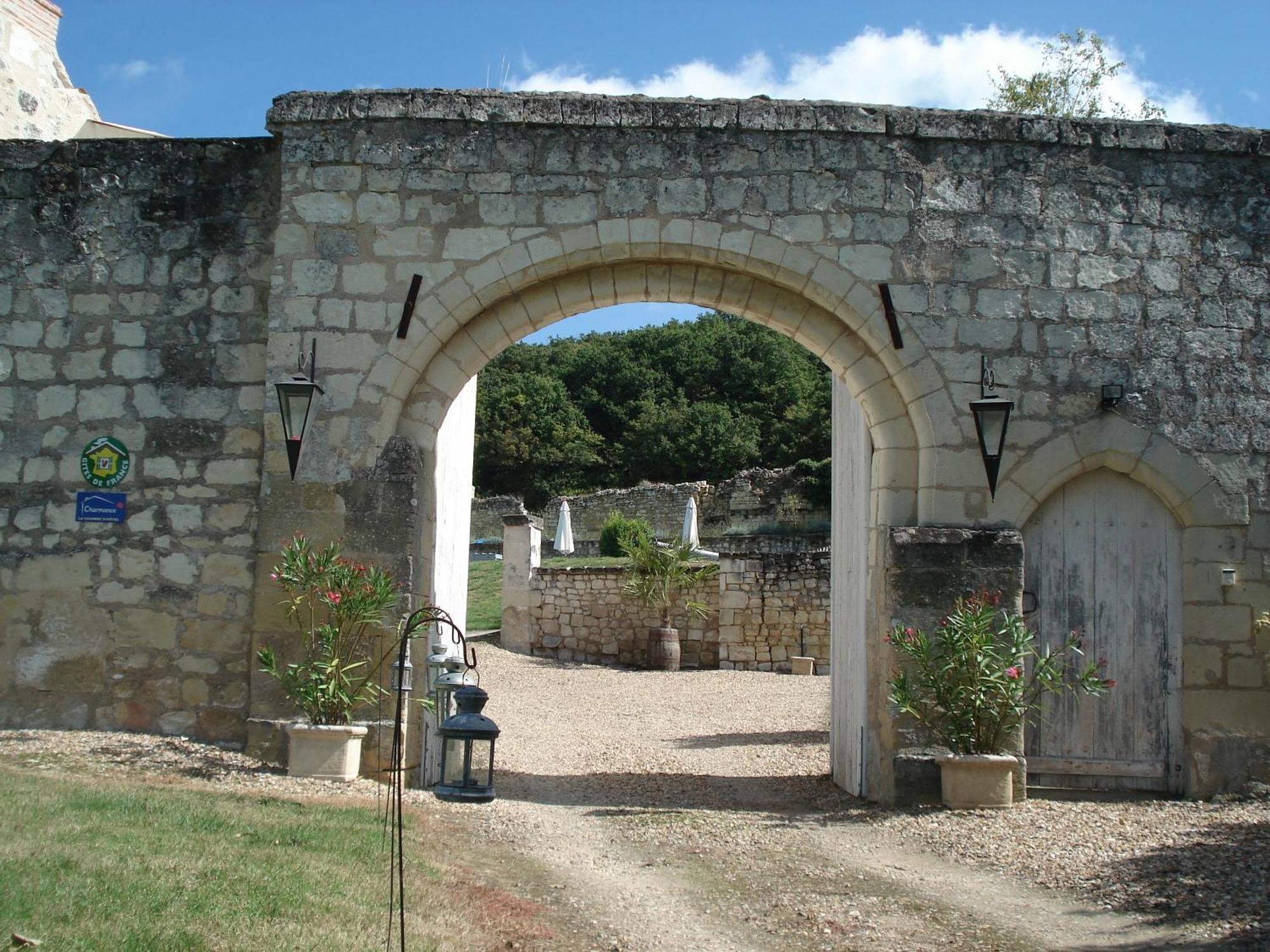 Bed and Breakfast Domaine De Givre Chinon Exterior foto